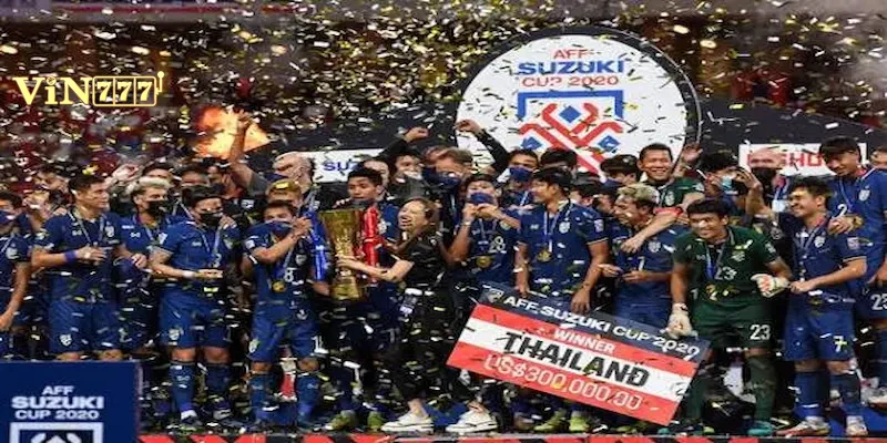 ca-cuoc-aff-cup-vin777 Chuyên gia thể thao đang phân tích phong độ thi đấu và chiến thuật của các đội bóng AFF Cup