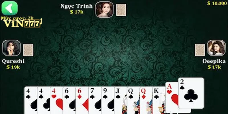 Người chơi tập trung phân tích chiến thuật chặn bài trên màn hình